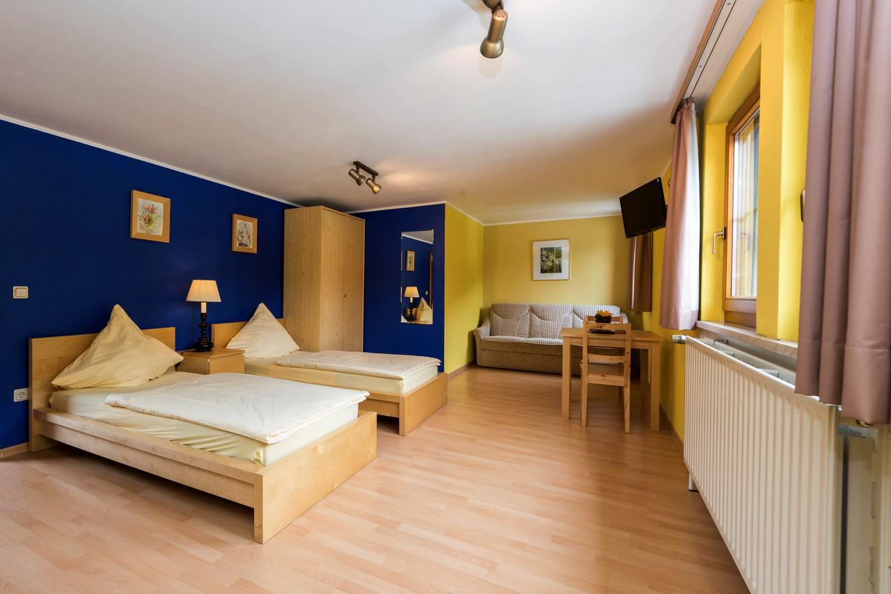 Camping De L'Our Appartements Vianden Exterior photo